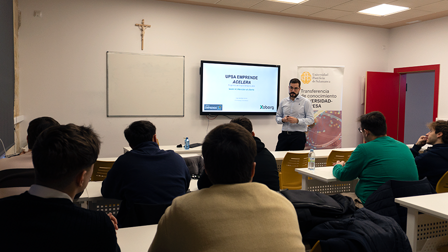 Xoborg participa en UPSA Emprende 2026 hablando de atención al cliente_imagen